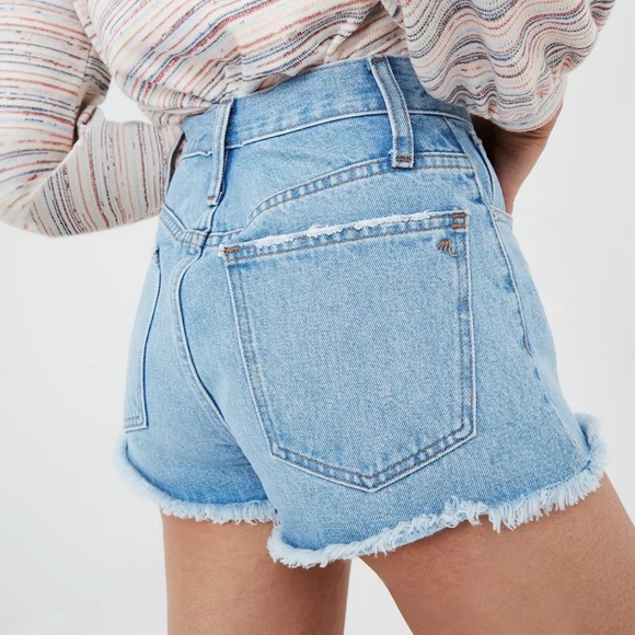 Madewell Pants - Madewell Relaxed Denim Shorts Cut Offs Jean  Light Wash Button Fly Size 30